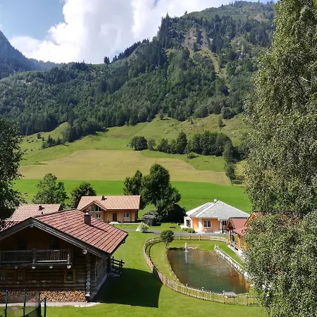 Dom wakacyjny Alpen Chalets Fusch an der Grossglocknerstrasse