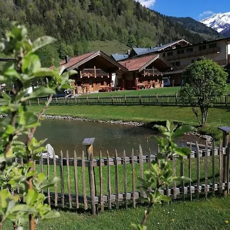 Alpen Chalets *