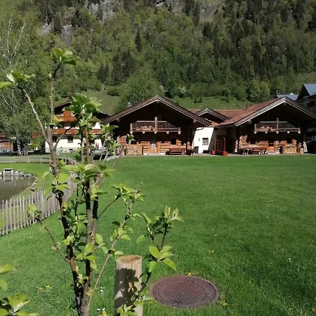 Alpen Chalets *