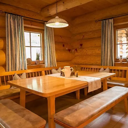 Alpen Chalets *